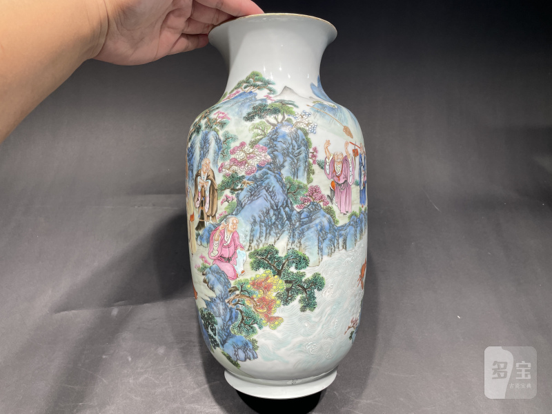 清乾隆 粉彩十八罗汉图灯笼瓶 - 图6